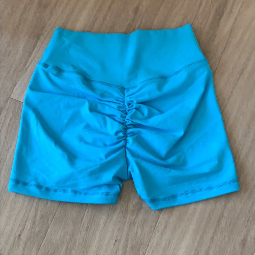 ACTIVEWEAR || High wasted workout shorts